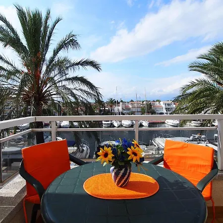 Club Nautic-1 *